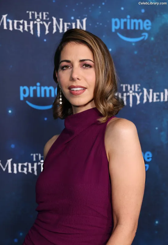 Laura Bailey photo 9 of 414