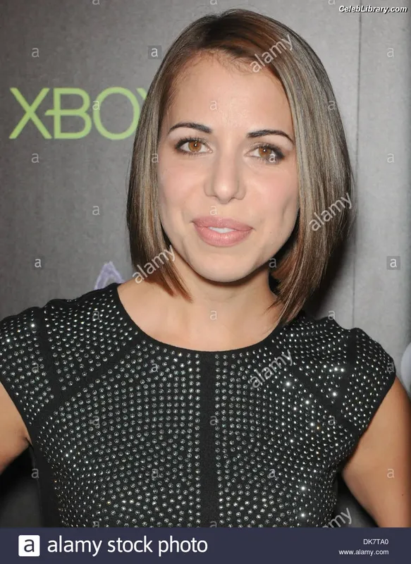 Laura Bailey photo 14 of 414