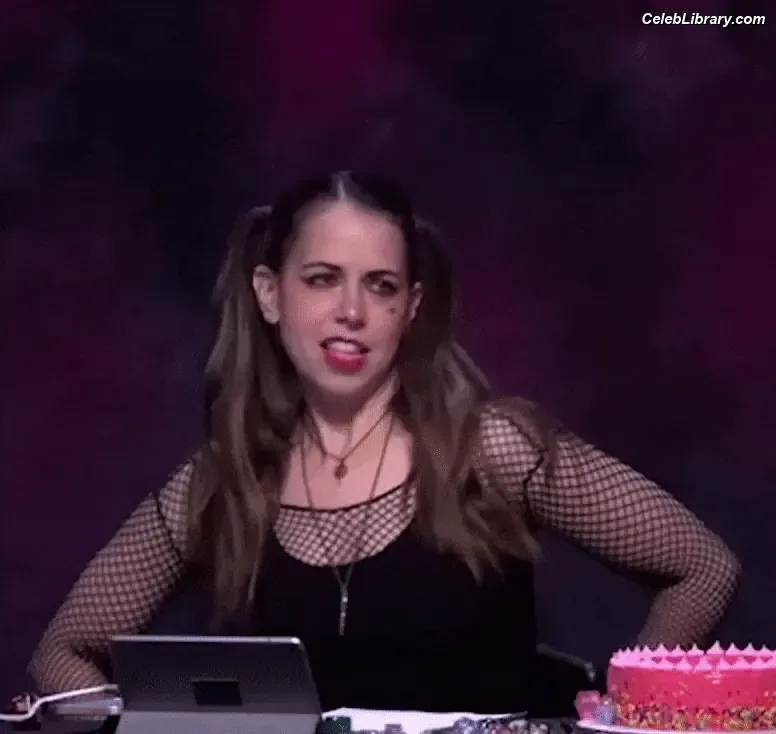 Laura Bailey photo 2 of 414