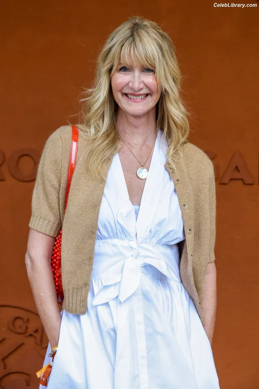 Laura Dern photo 1 of 6