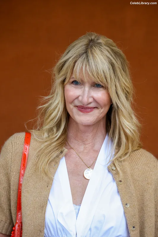 Laura Dern photo 4 of 6