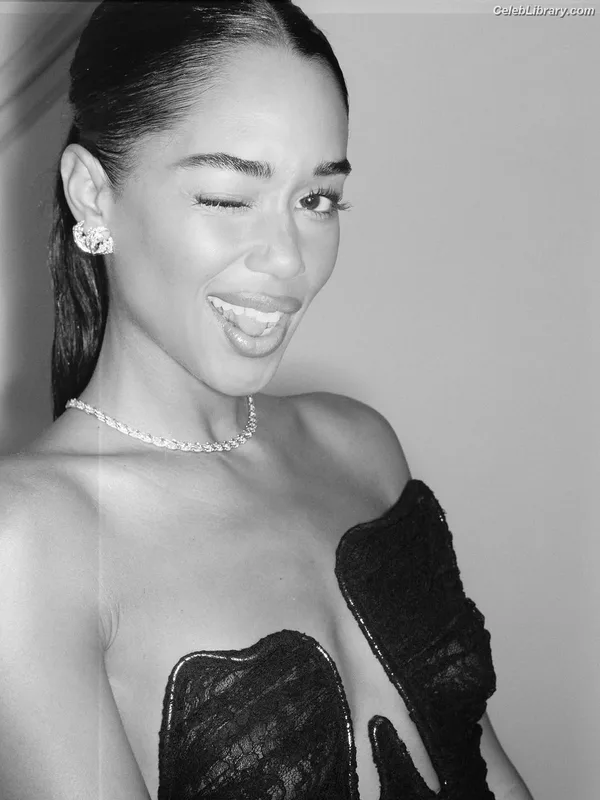 Laura Harrier photo 15 of 440
