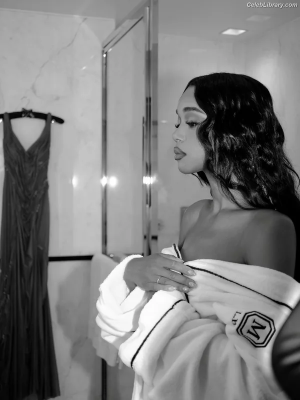 Laura Harrier photo 13 of 440