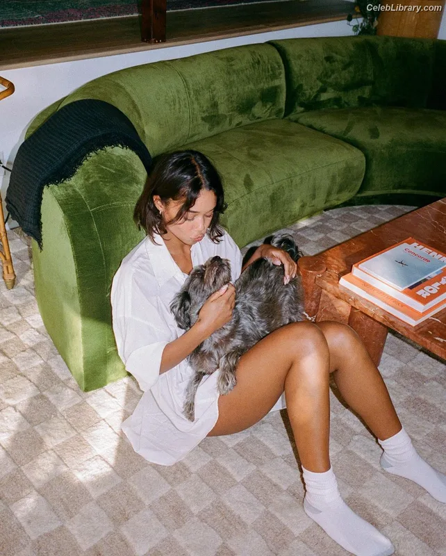 Laura Harrier photo 11 of 440