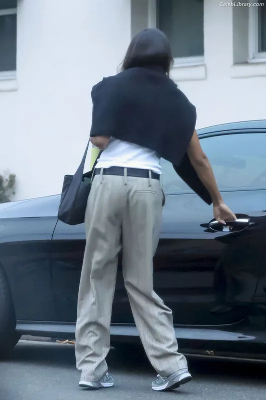 Laura Harrier photo 9 of 440