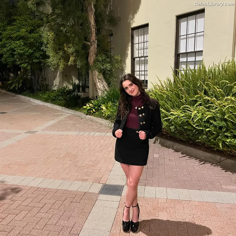 Laura Marano photo 21 of 331