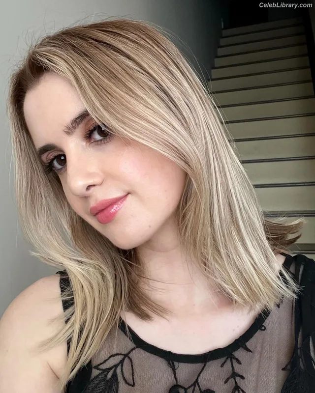 Laura Marano photo 7 of 331