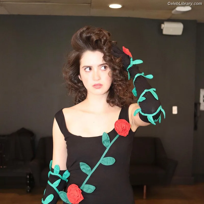 Laura Marano photo 24 of 331