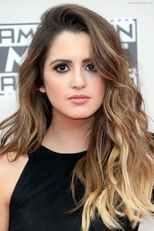 Laura Marano photo 12 of 331