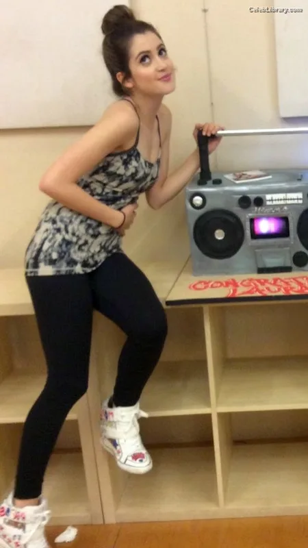 Laura Marano photo 1 of 331