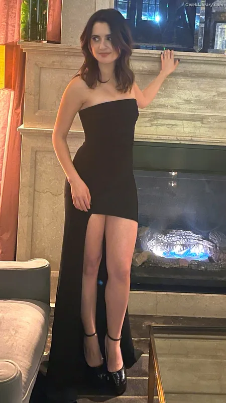 Laura Marano photo 16 of 331