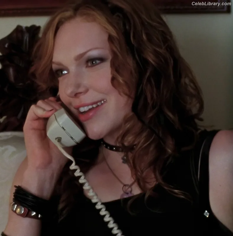 Laura Prepon photo 24 of 82
