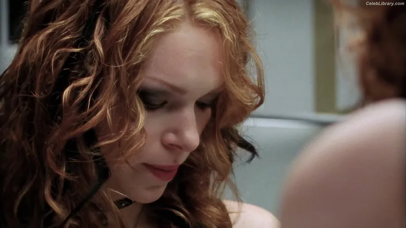 Laura Prepon photo 4 of 82