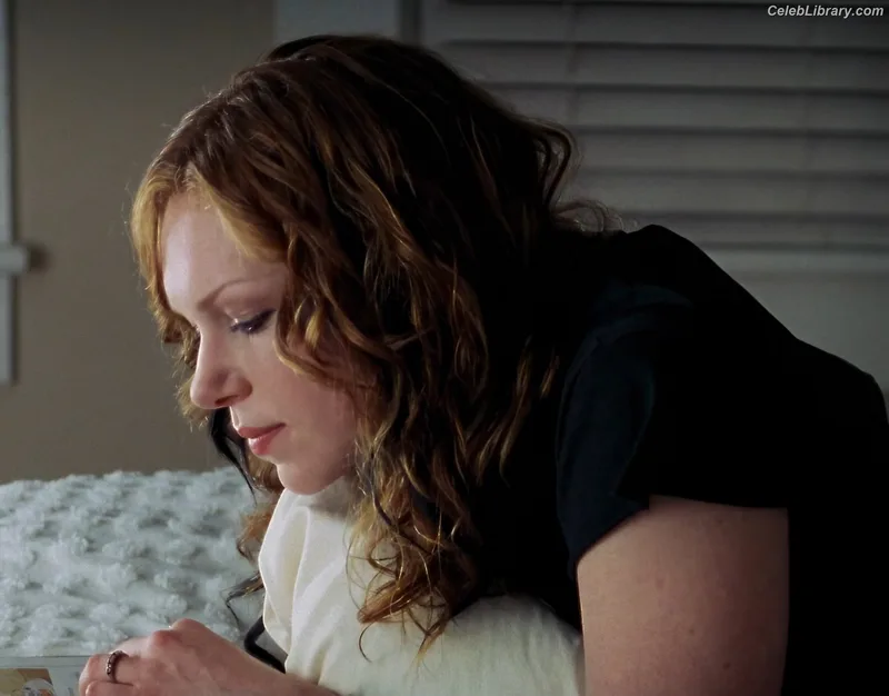 Laura Prepon photo 17 of 82