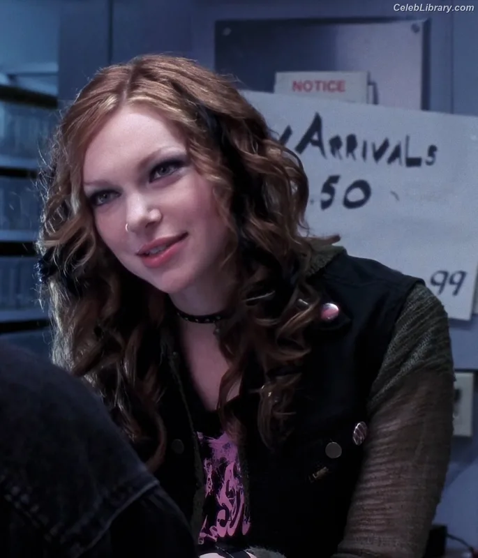 Laura Prepon photo 18 of 82