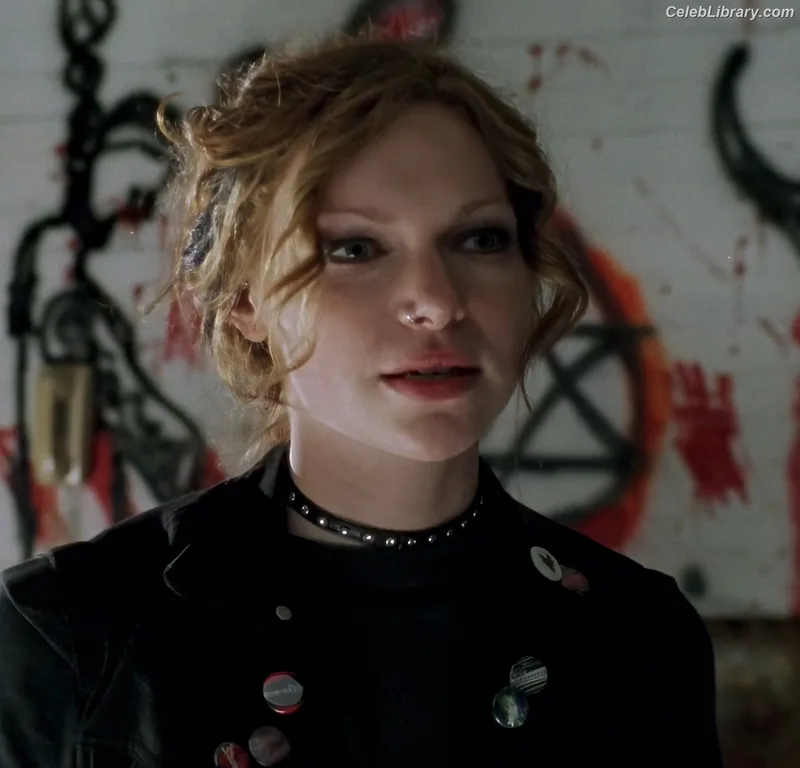 Laura Prepon photo 19 of 82