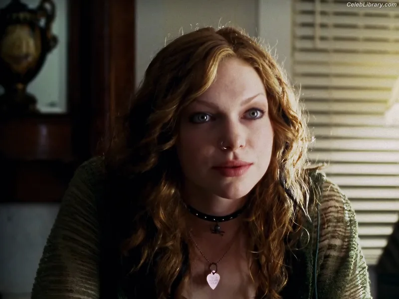Laura Prepon photo 21 of 82