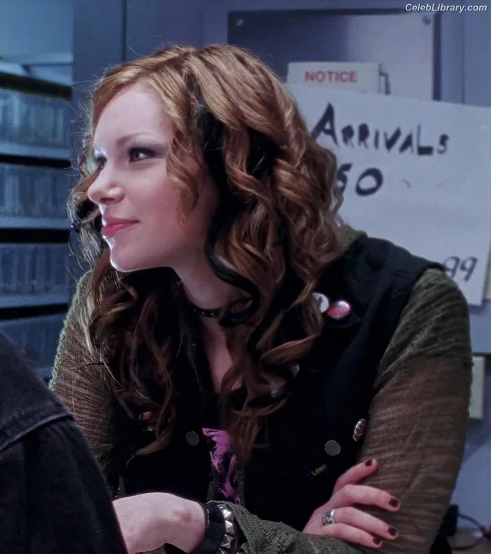 Laura Prepon photo 4 of 82