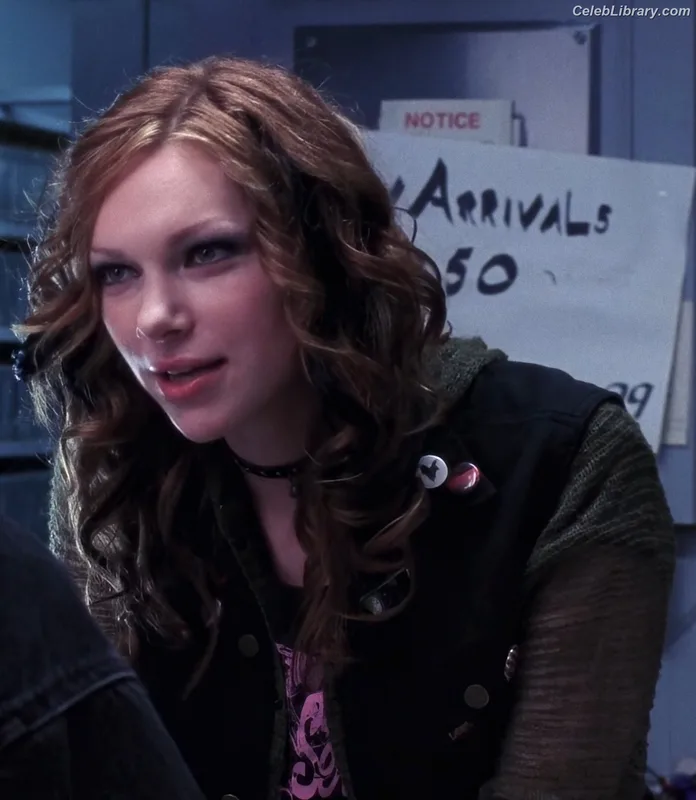 Laura Prepon photo 5 of 82
