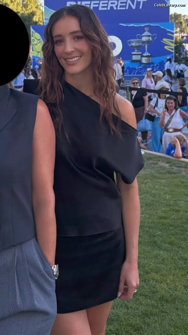 Laura Robson photo 14 of 128