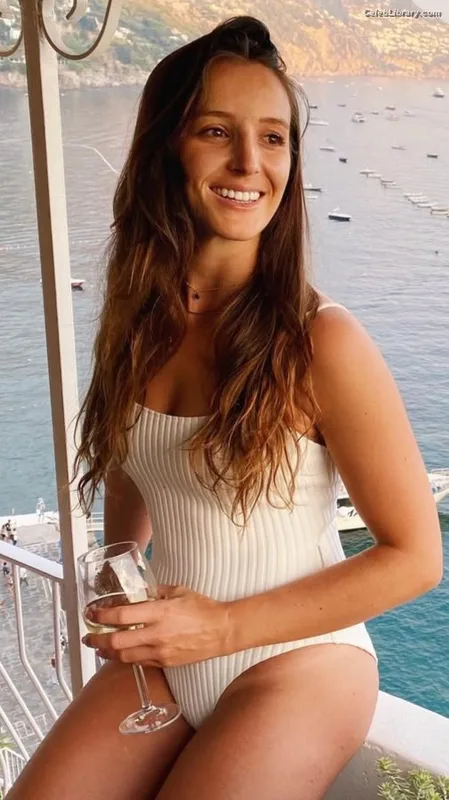 Laura Robson photo 1 of 129