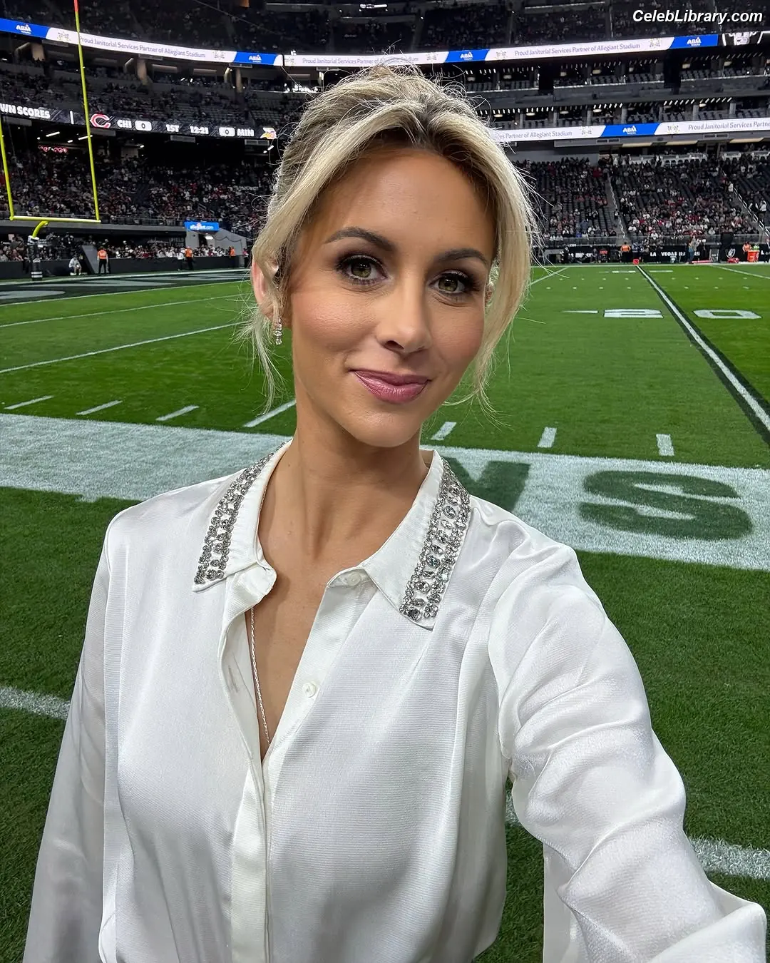 Laura Rutledge photo 4 of 406
