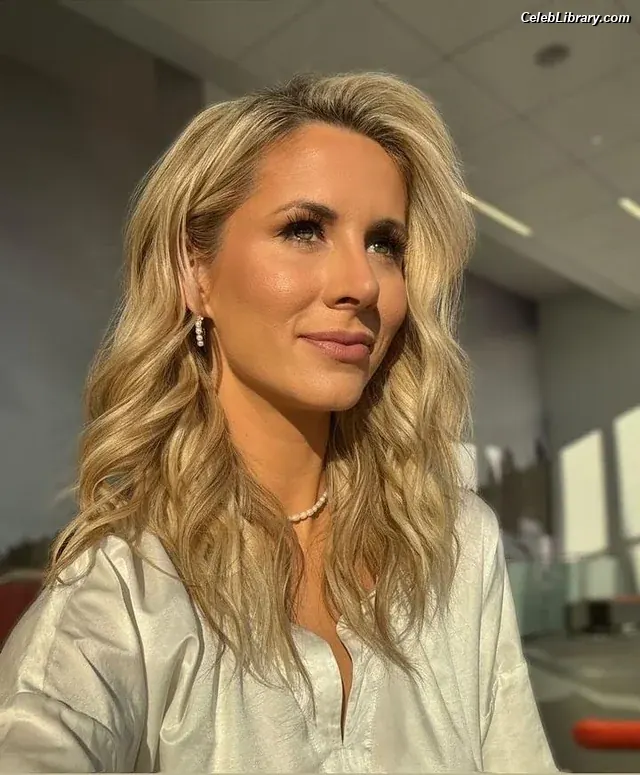 Laura Rutledge photo 21 of 406