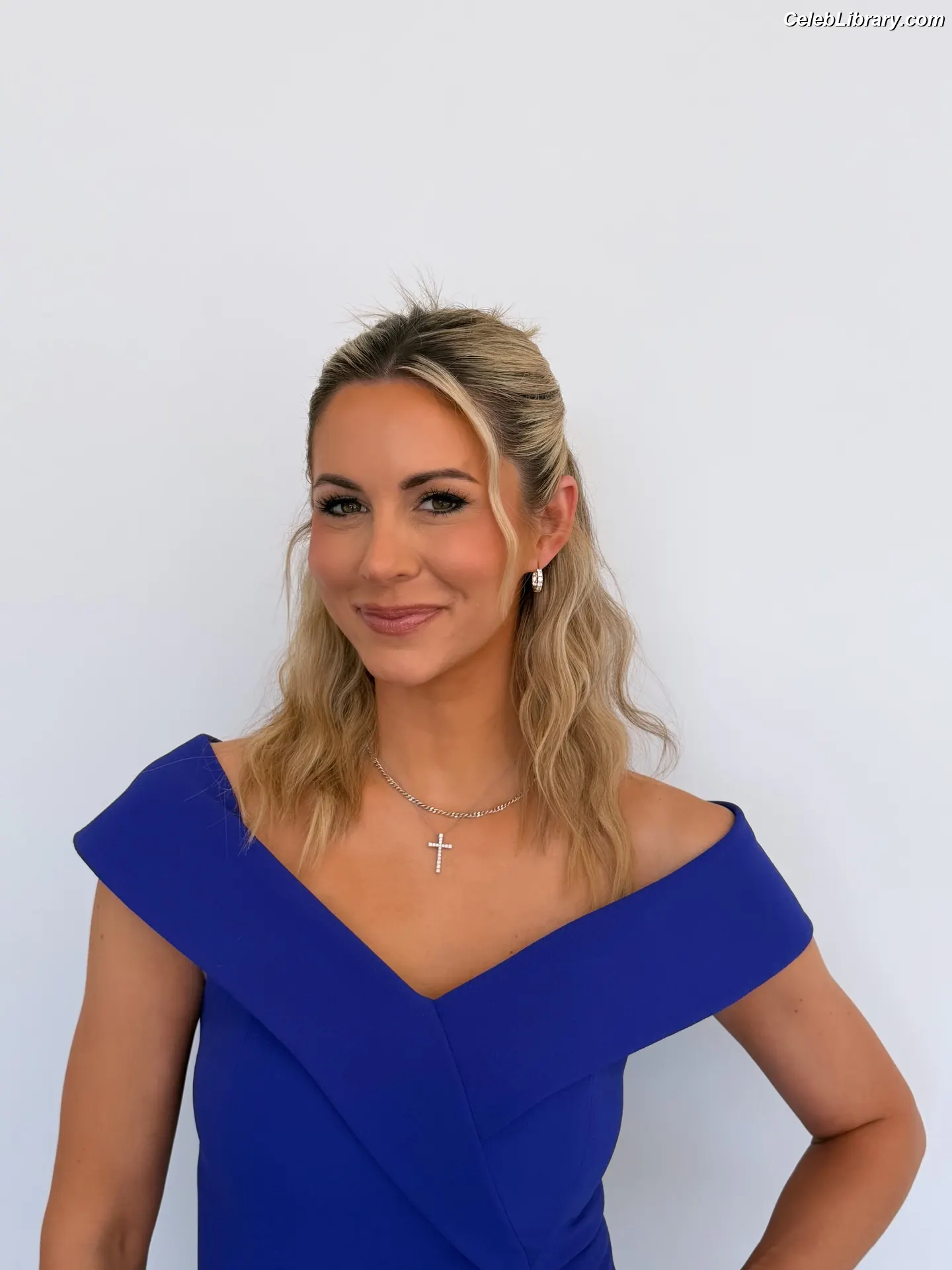 Laura Rutledge photo 5 of 406