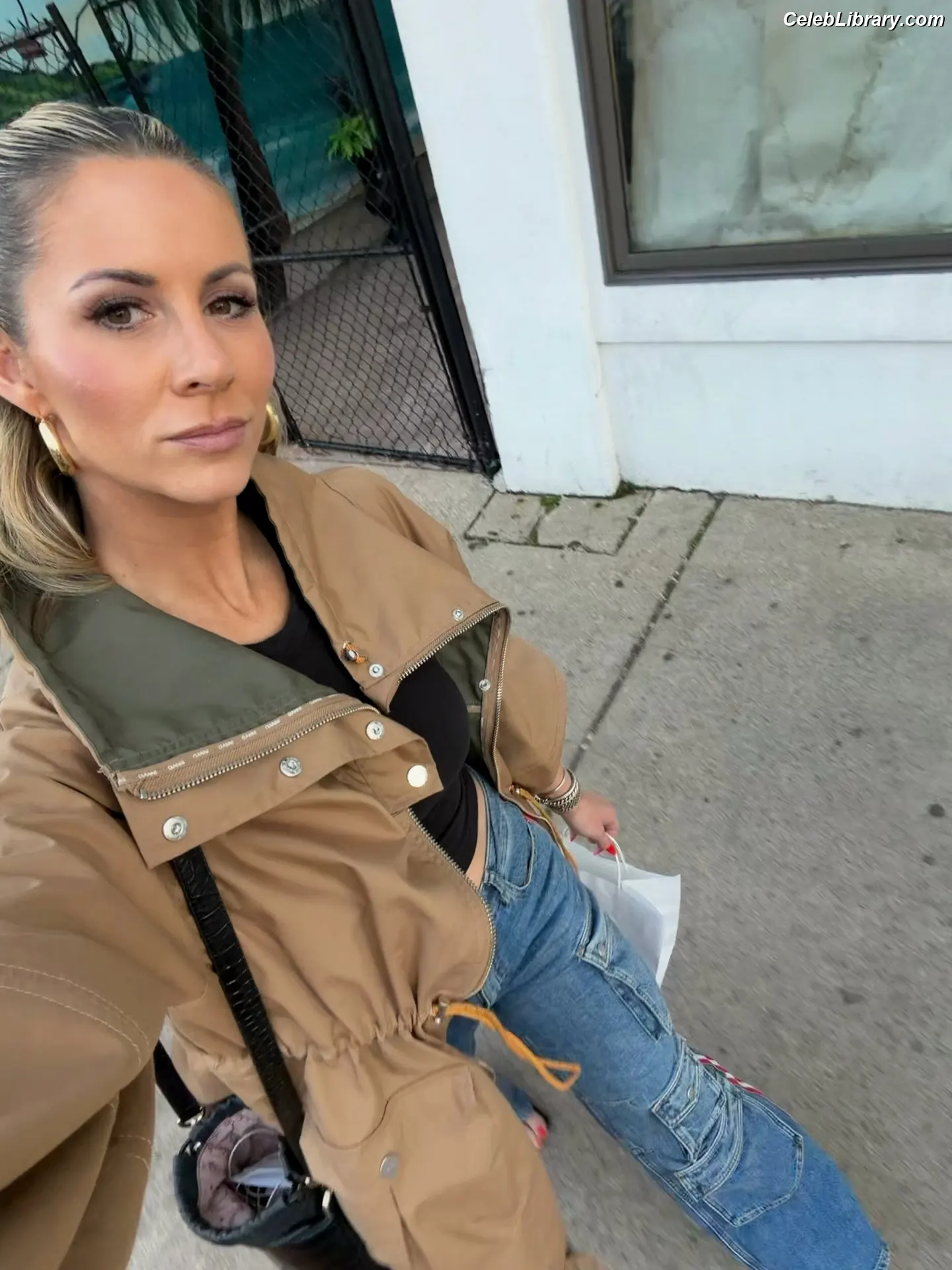 Laura Rutledge photo 12 of 406
