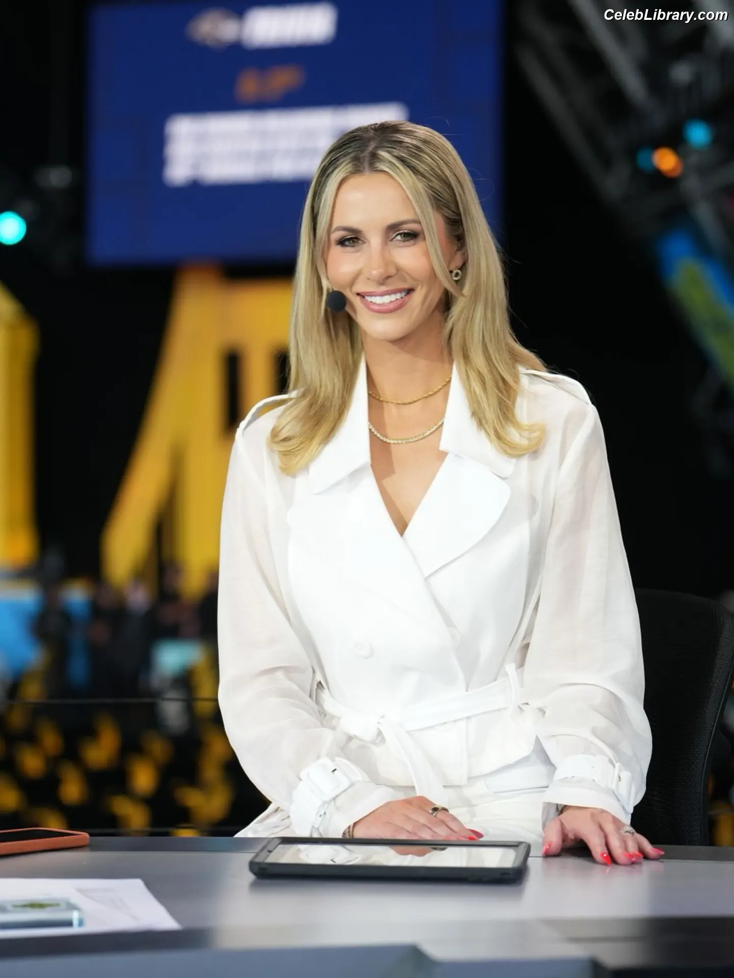 Laura Rutledge photo 13 of 406