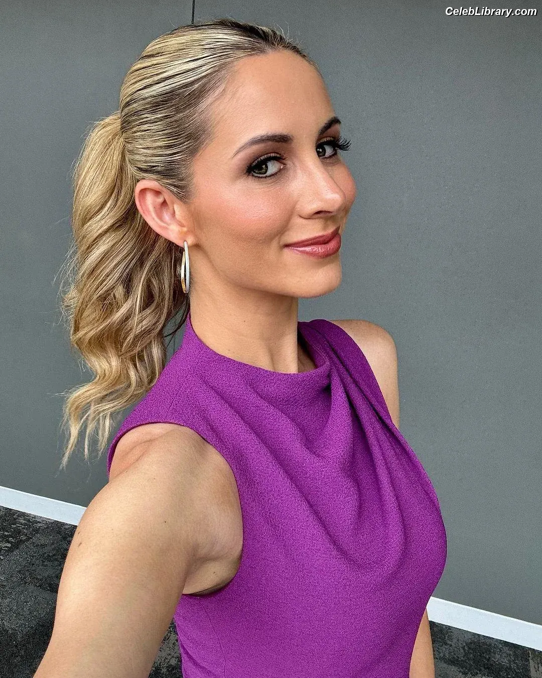 Laura Rutledge photo 5 of 406