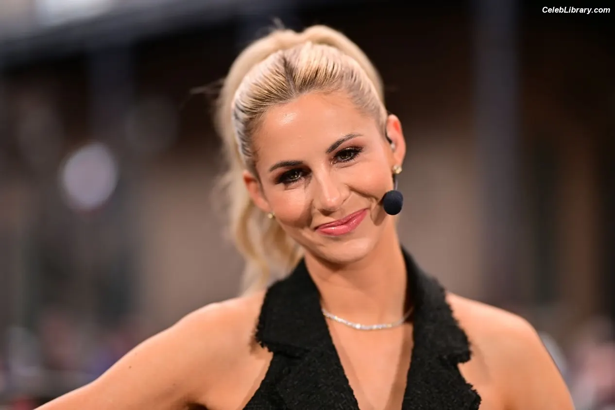 Laura Rutledge photo 24 of 406