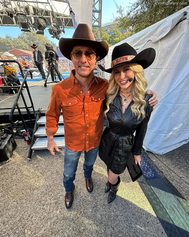 Laura Rutledge photo 22 of 407