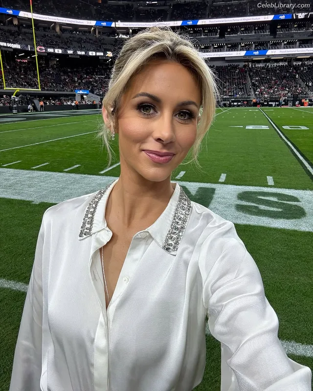 Laura Rutledge photo 4 of 407