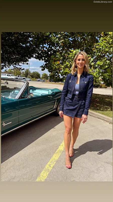 Laura Rutledge photo 19 of 407