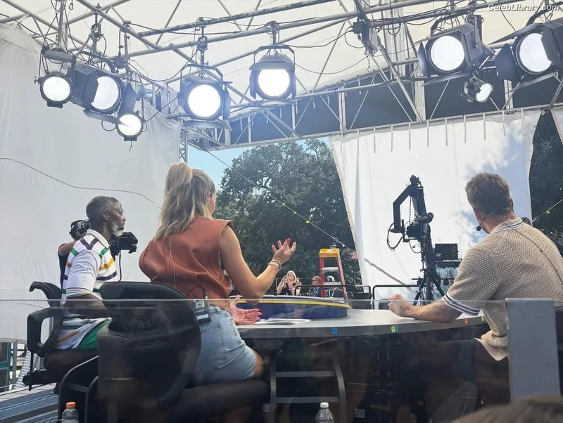 Laura Rutledge photo 4 of 407