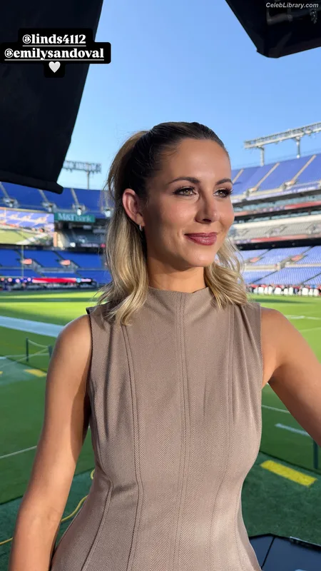 Laura Rutledge photo 11 of 407