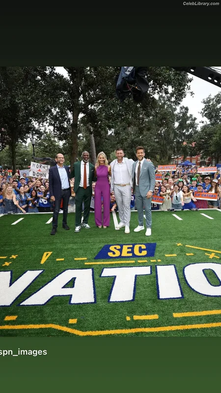 Laura Rutledge photo 14 of 407