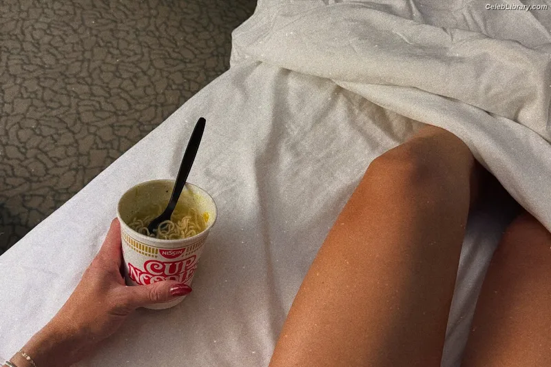 Laura Rutledge photo 19 of 407