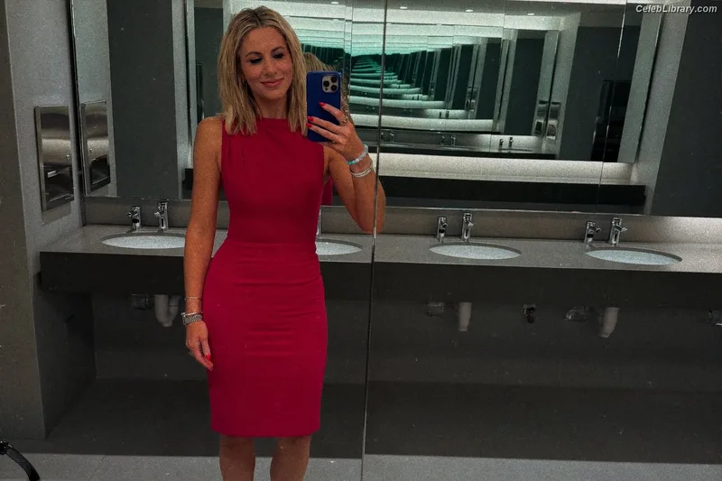 Laura Rutledge photo 22 of 407