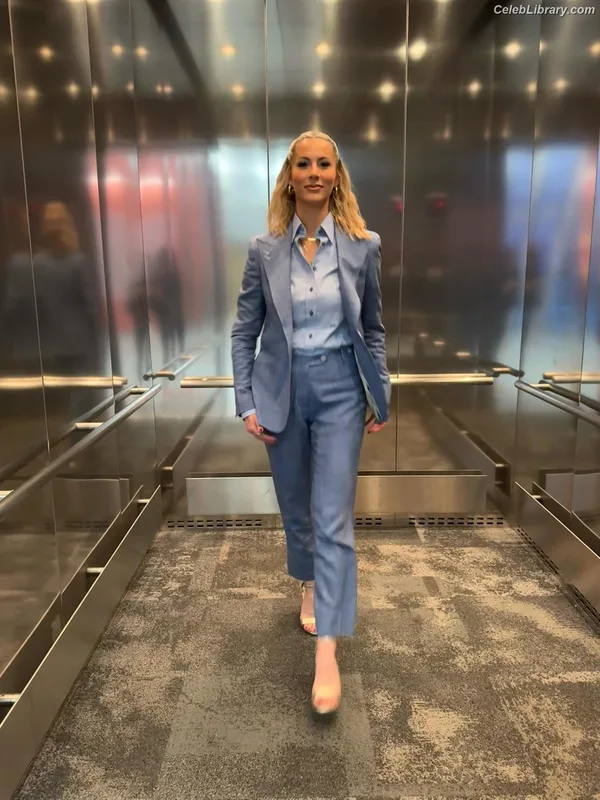 Laura Rutledge photo 4 of 407