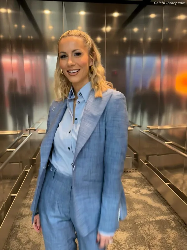 Laura Rutledge photo 5 of 407