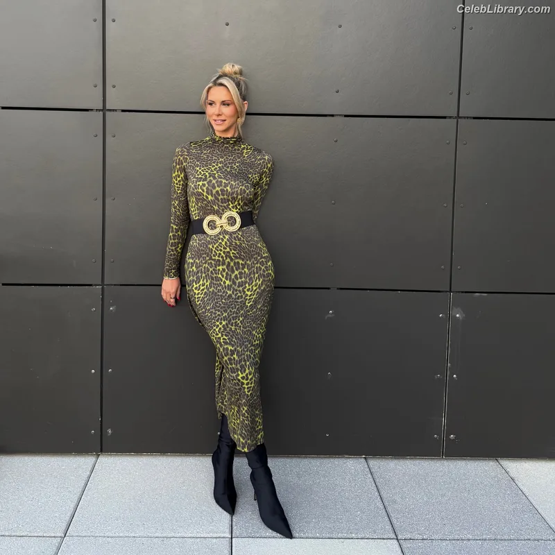 Laura Rutledge photo 6 of 407