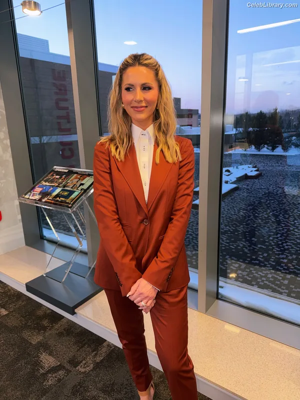 Laura Rutledge photo 20 of 407