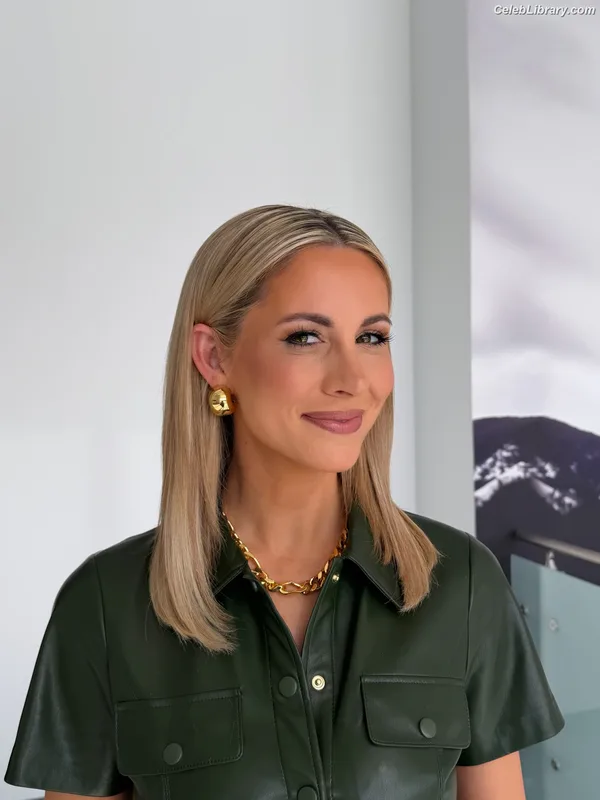 Laura Rutledge photo 2 of 407