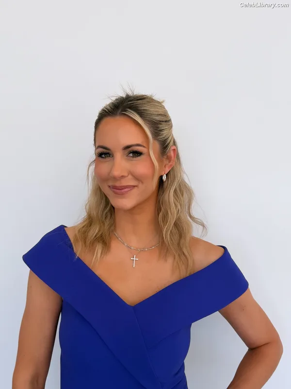 Laura Rutledge photo 5 of 407