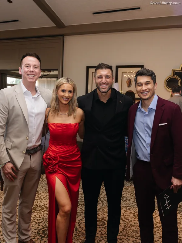 Laura Rutledge photo 18 of 407