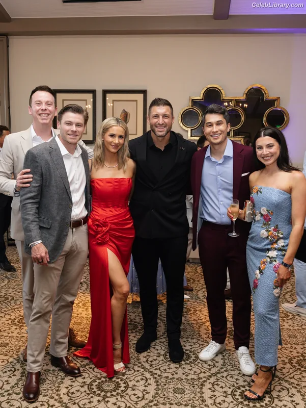 Laura Rutledge photo 21 of 407