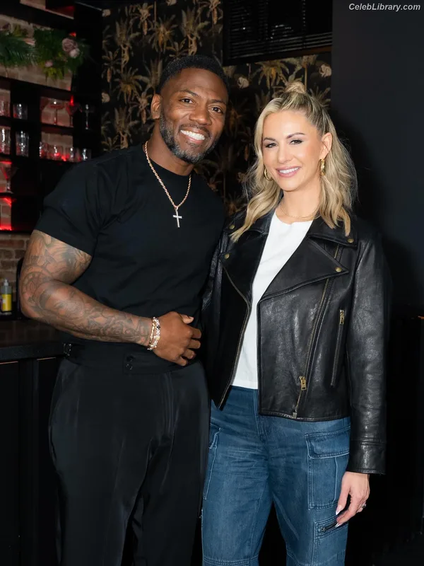 Laura Rutledge photo 15 of 407