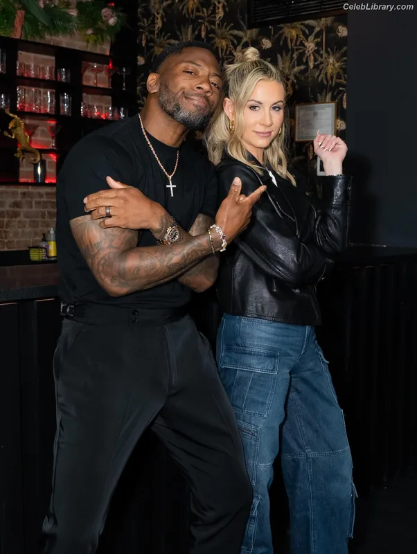 Laura Rutledge photo 1 of 407